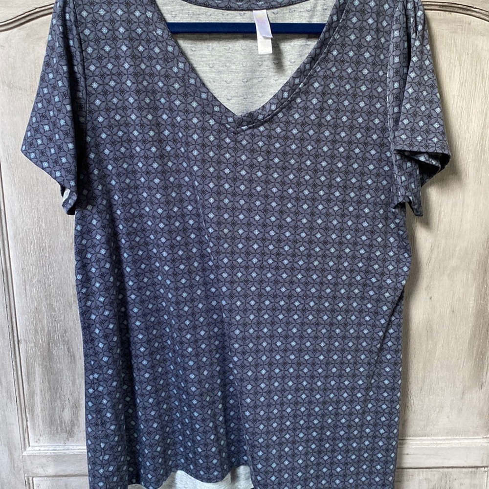Lularoe top